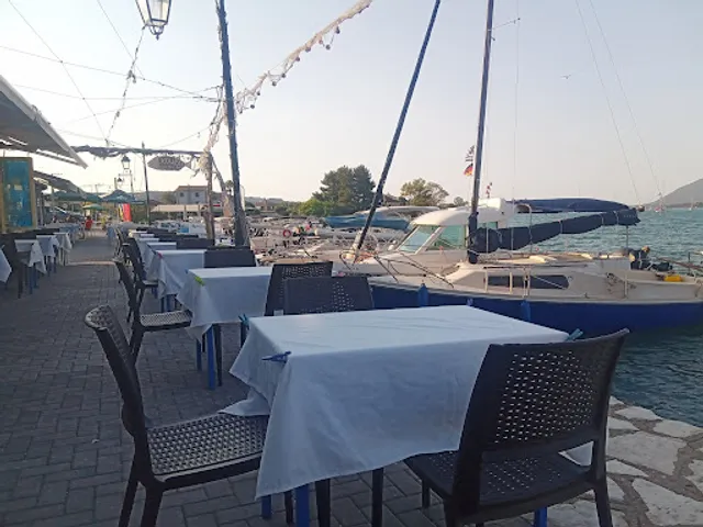 Ψαροταβέρνα ο Ξούρας