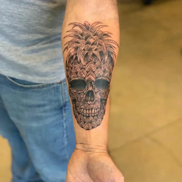 Thirteen Roses Tattoo & Aesthetics