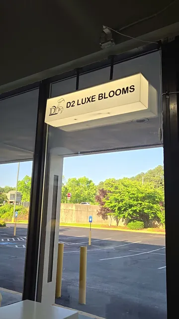 D2 LUXE BLOOMS