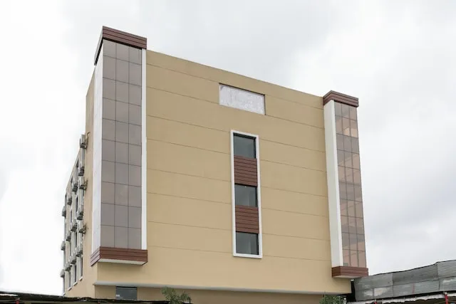 OYO Amrit Greens Hotel & Banquets