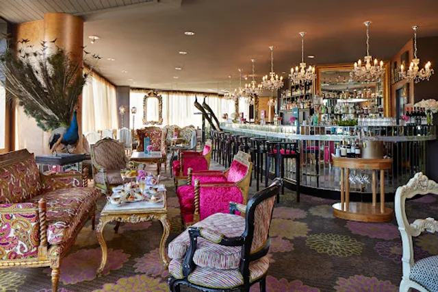 Hippo Bar & Restaurant