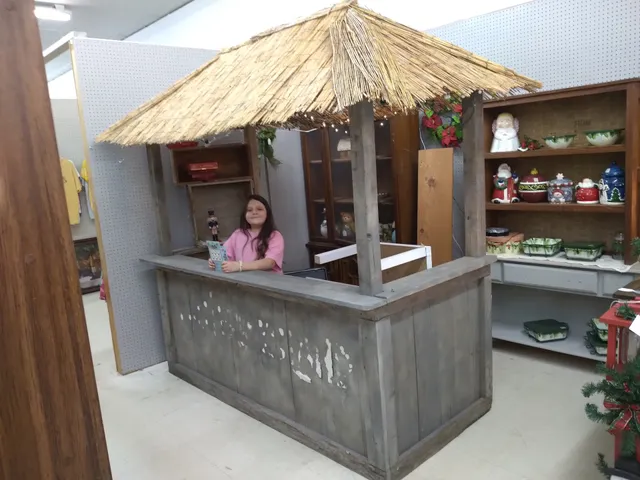 Williamsburg Vendors Mall