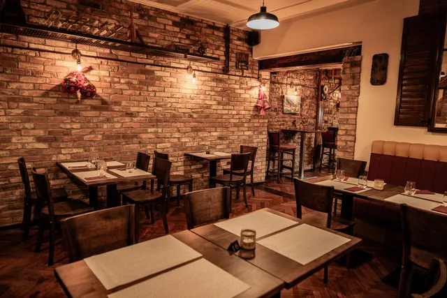 Val's Pizza Restaurant