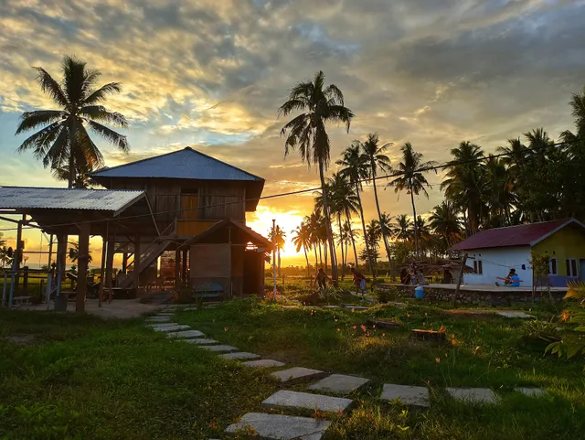 Sunset Homestay by Harry and Mimin