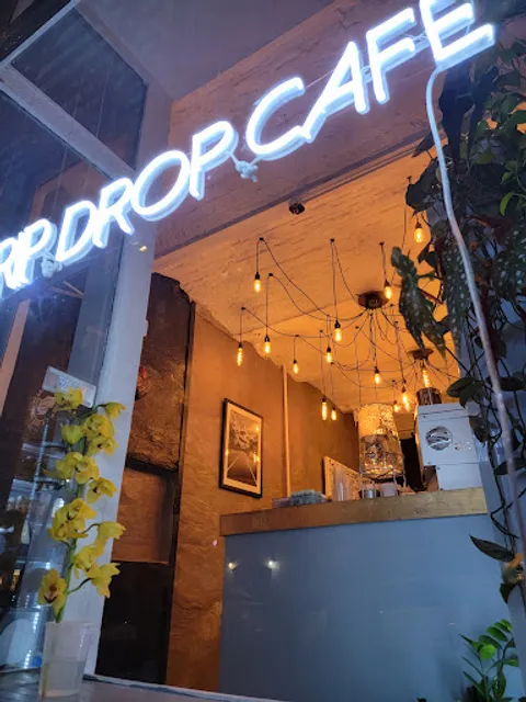 Drip Drop Café, coffee shop