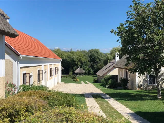 Nemespécsely Udvarház