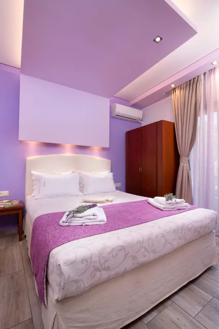 Studios Apartments Irini Patira