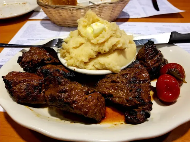 Six Twenty-One Tavern & Grill