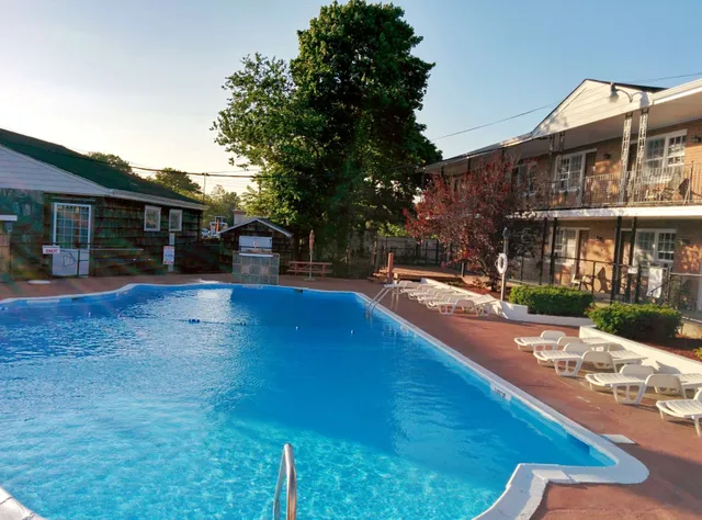 Budget Host Inn East End