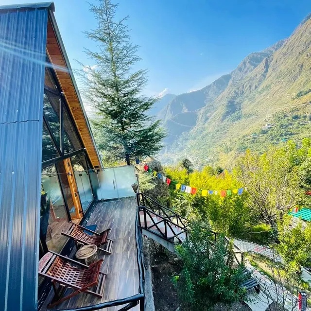 Himalayan Manor A-Frame House, Sainj