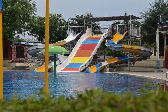 HOLIDAY FUN WATERPARK & RESORT I BEST WATER PARK IN KOTA IWATER PARK IN RANPUR
