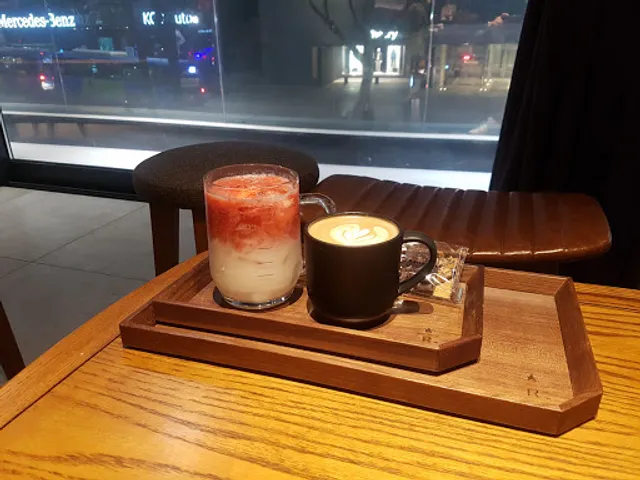 Starbucks Reserve Hangangjin Station