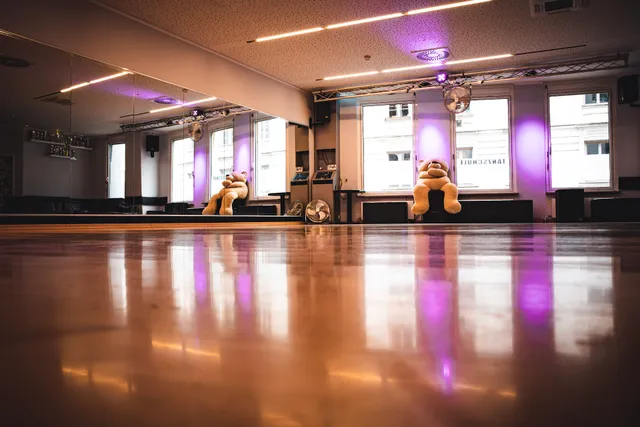 The KULT TANZSCHULE in ADTV