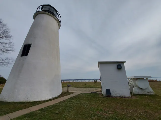 Turkey Point Lighthouse Parking Lot/Trailhead