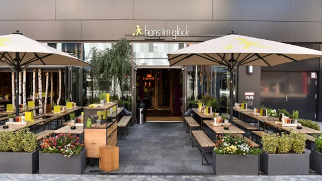 HANS IM GLÜCK - BERLIN Uber-Platz