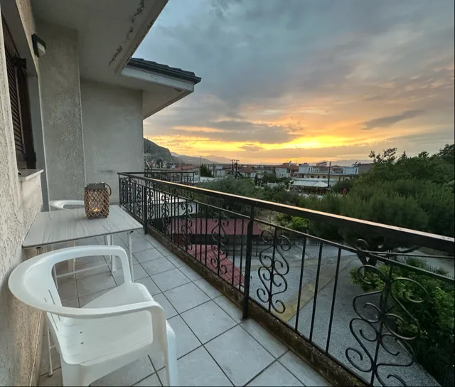 Athenas' Modern Oasis- Ενοικιαζόμενα διαμερίσματα στα Καμένα Βούρλα