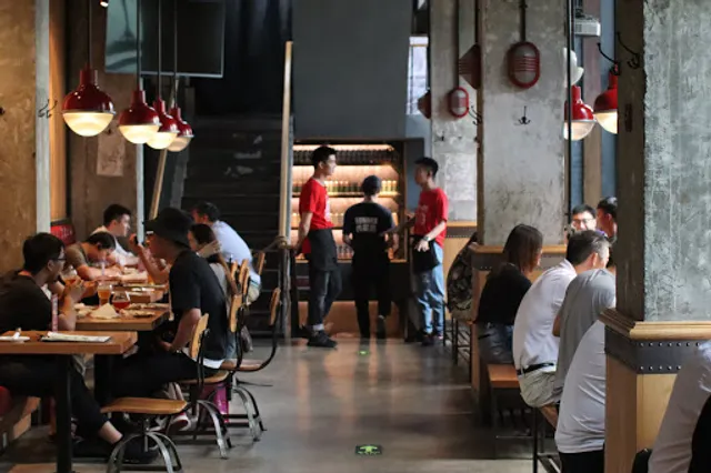 Slow Boat SLT Brewpub 悠航鲜啤三里屯店