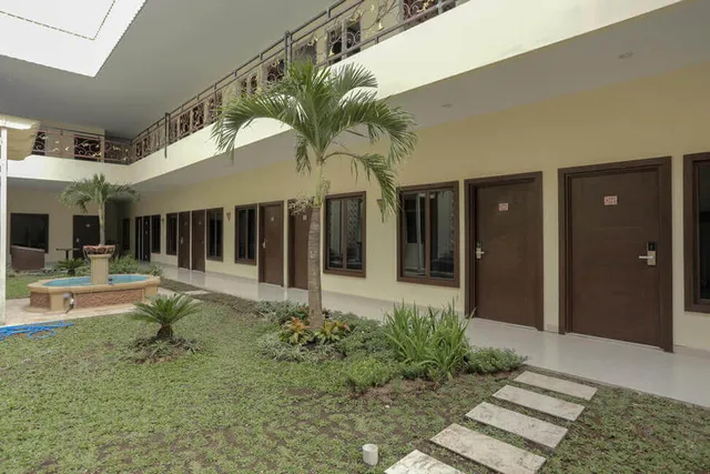 RedDoorz Plus near Solo Paragon Mall