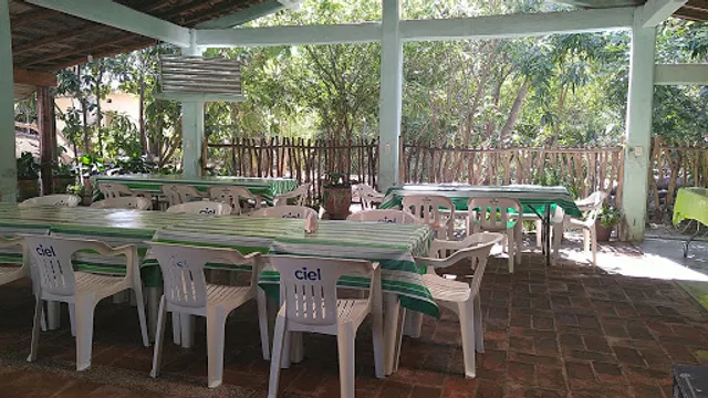 Restaurante "La pollita"