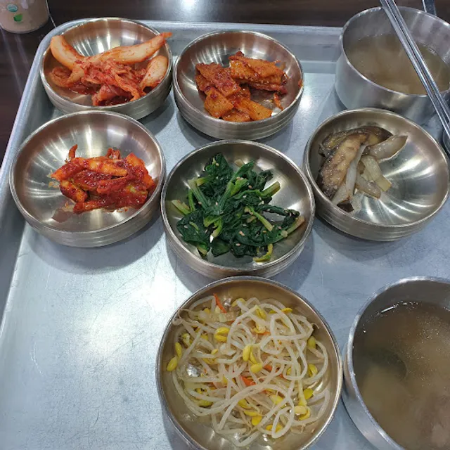 두꺼비집돌구이삼겹살앤한식뷔페