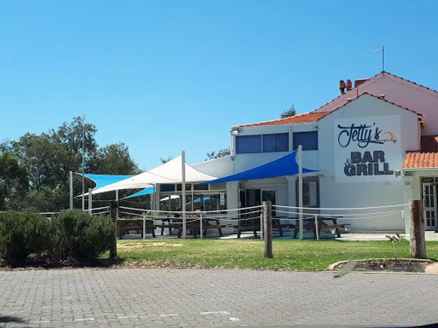 Jetty's Bar And Grill