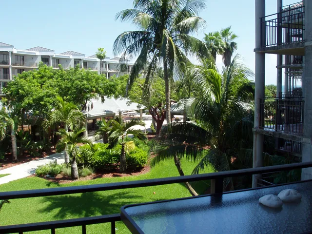 Henry's Piece Of Paradise