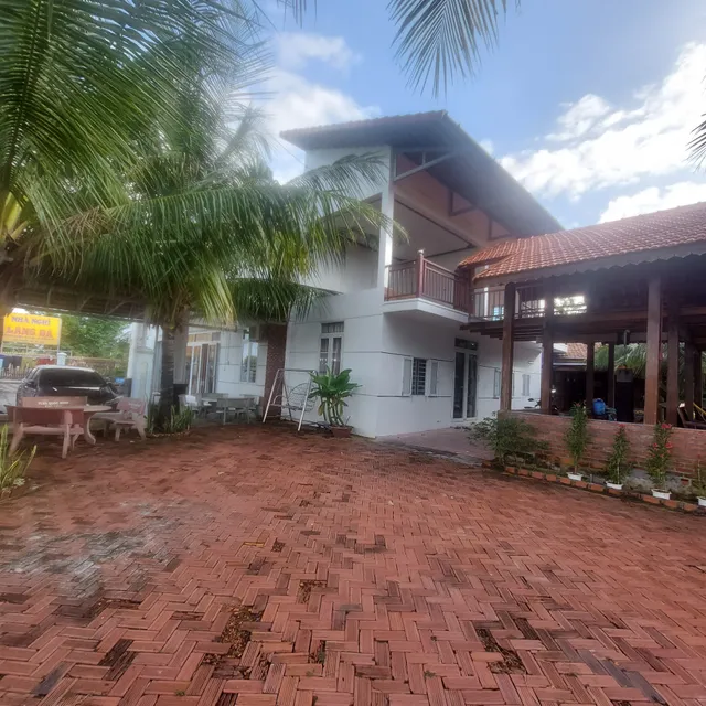 Nhà nghỉ Láng Đá