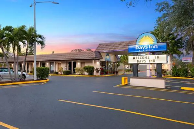 Days Inn by Wyndham St. Petersburg Central