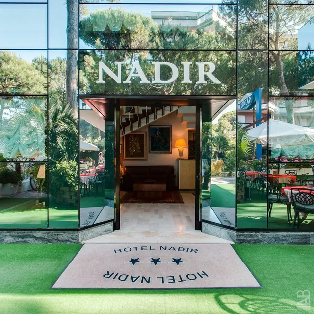 Hotel Nadir