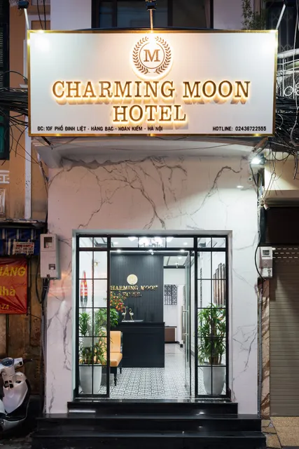 Charming Moon Hotel