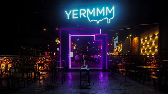 Yermmm Bar & Restaurant