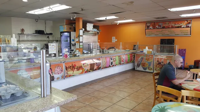La Tradicional Ice Cream Shop.