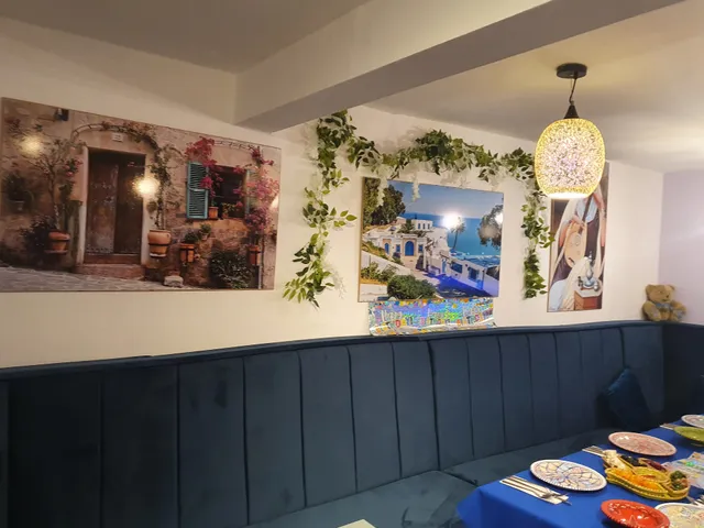 Mozaic Cafe & Delicatessen