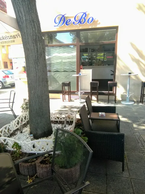 Café & Bar DeBo