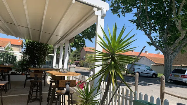 Hotel et Restaurant Les Saladelles