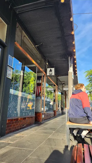 White Oaks Saloon Bar & Dining