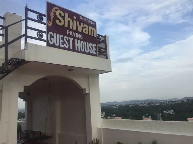Shivam Paying Guest House