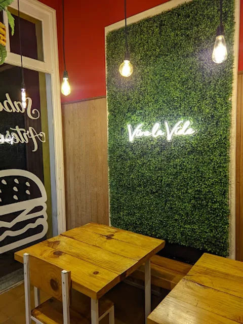 La Hamburguesa-Burguer y Choripan