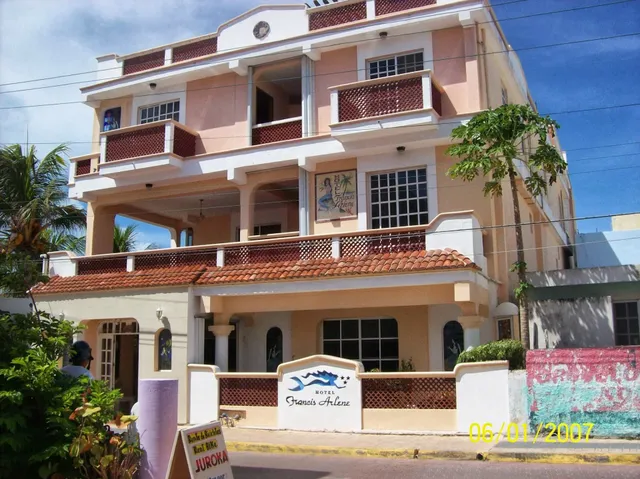 Hotel Francis Arlene