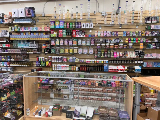 Smokeshop Diamond - Delta 8, Kratom, Vapes