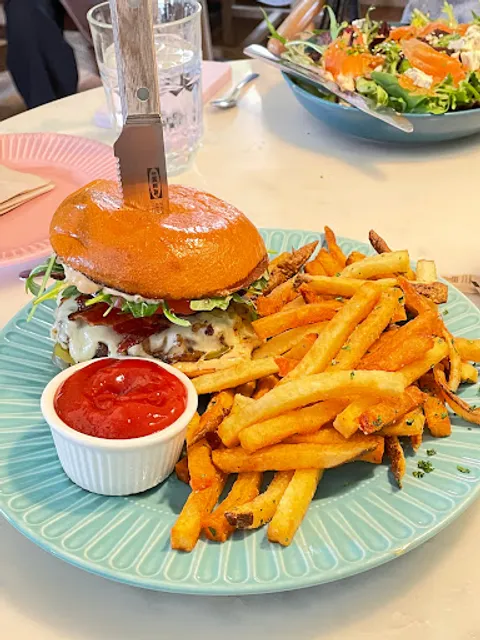 Trolley Cottage Café