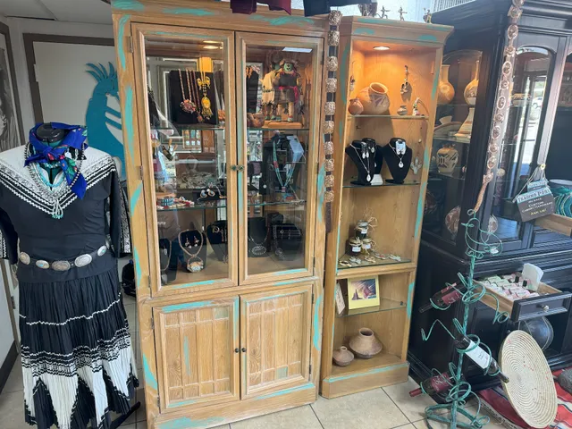 Tanque Verde Turquoise Trading Post