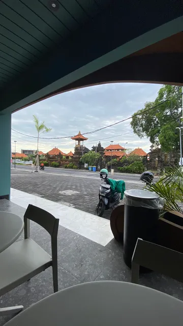 Starbucks Nelayan Canggu