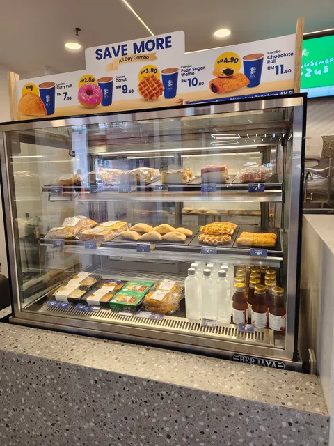 ZUS Coffee - Semua House