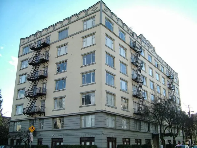 Strathmore Lodge Apartments