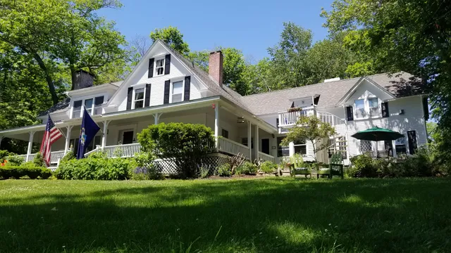 Timbercliffe Cottage Ocean View Inn
