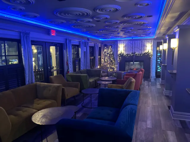 Acorn Room Cocktails And Gatherings