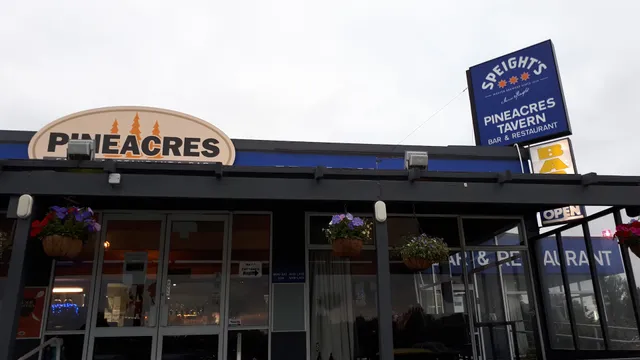 Pineacres Restaurant & Bar