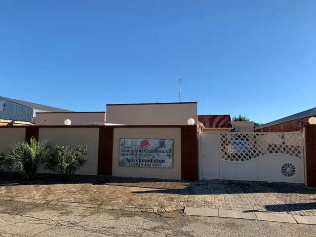 Itumeleng Guest House B&B
