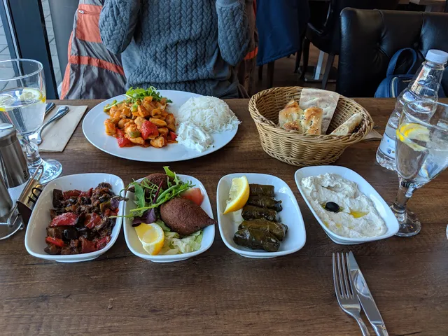 Saray grill & kök
